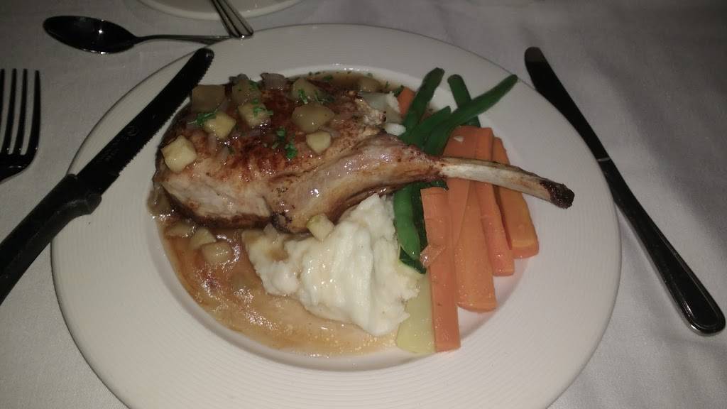 Lake Naomi Clubhouse | restaurant | 135 Miller Dr, Pocono Pines, PA 18350, USA | 5706462866 OR +1 570-646-2866