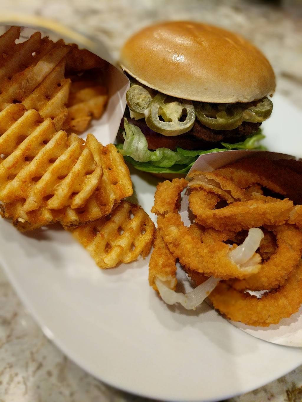 Carls Jr. | restaurant | 9065 Woodcreek Oaks Blvd, Roseville, CA 95747, USA | 9167737423 OR +1 916-773-7423