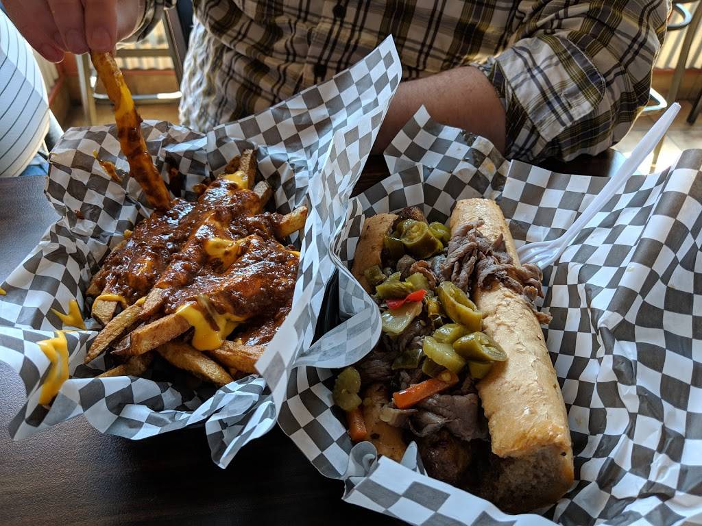 Marios Chicago Beef & Hot Dogs | restaurant | 118 3rd St S, La Crosse, WI 54601, USA | 6085191665 OR +1 608-519-1665