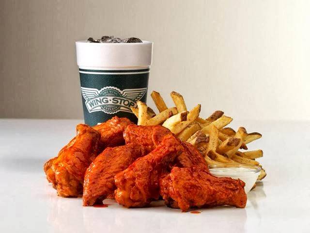 Wingstop | restaurant | 2634 N Clark St, Chicago, IL 60614, USA | 7739048172 OR +1 773-904-8172