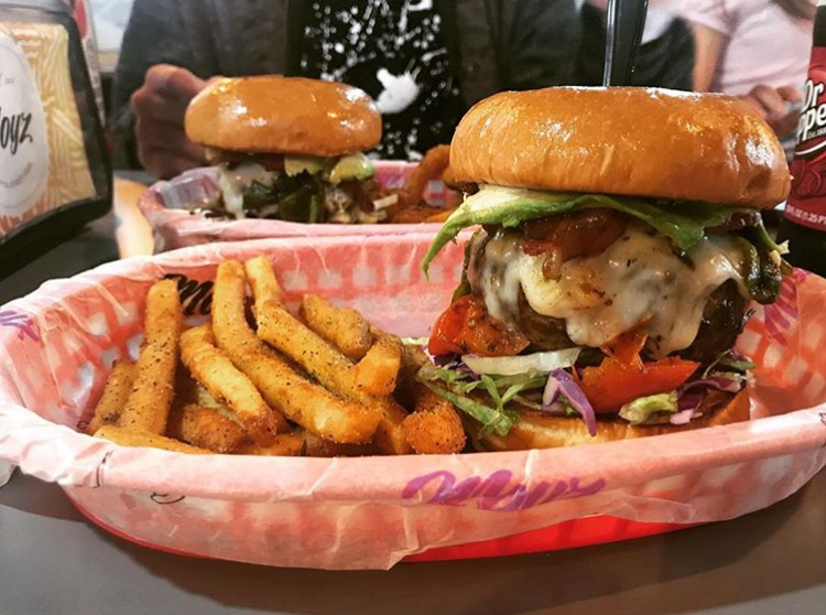 Moyz Street Food | restaurant | 25330 Richards Rd, Spring, TX 77386, USA | 3463511065 OR +1 346-351-1065