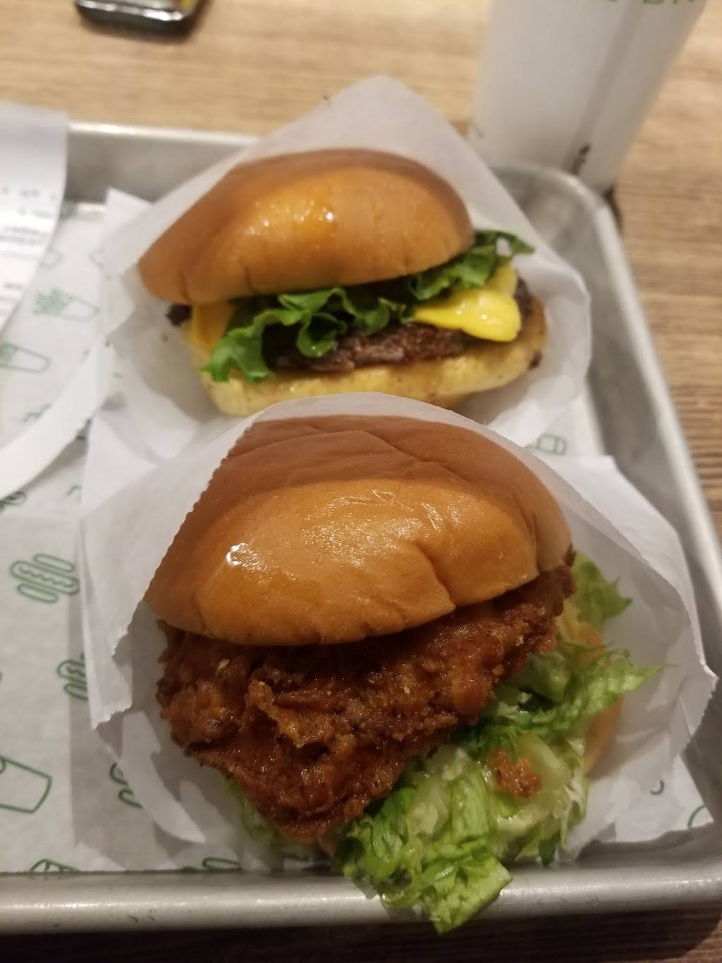 Shake Shack | restaurant | 1340 Post Rd, Darien, CT 06820, USA | 2036141411 OR +1 203-614-1411