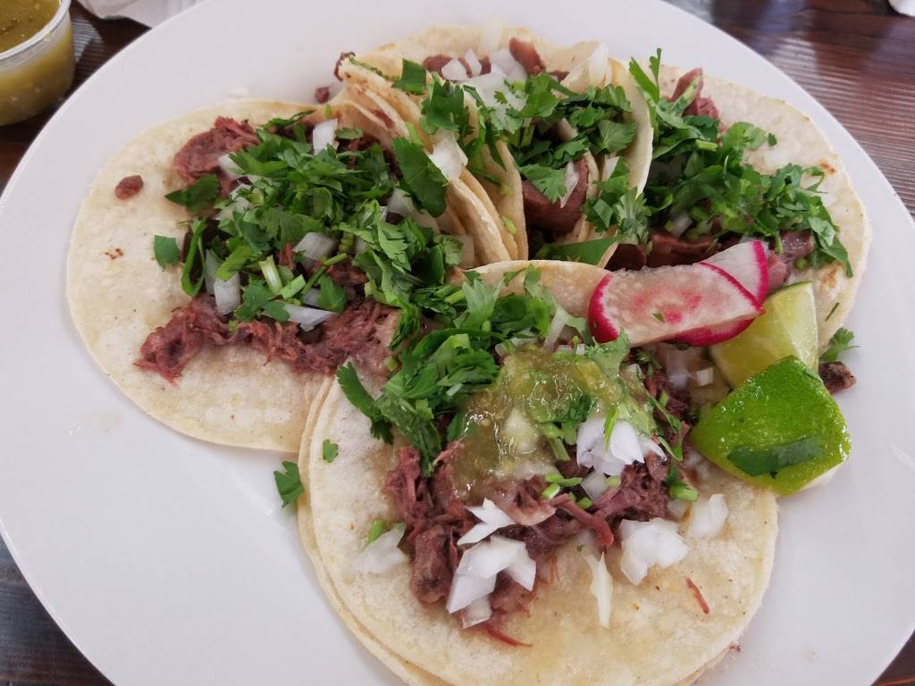 Tlaquepaque Restaurant | restaurant | 101 W Santa Fe Ave, Placentia, CA 92870, USA | 7145280110 OR +1 714-528-0110