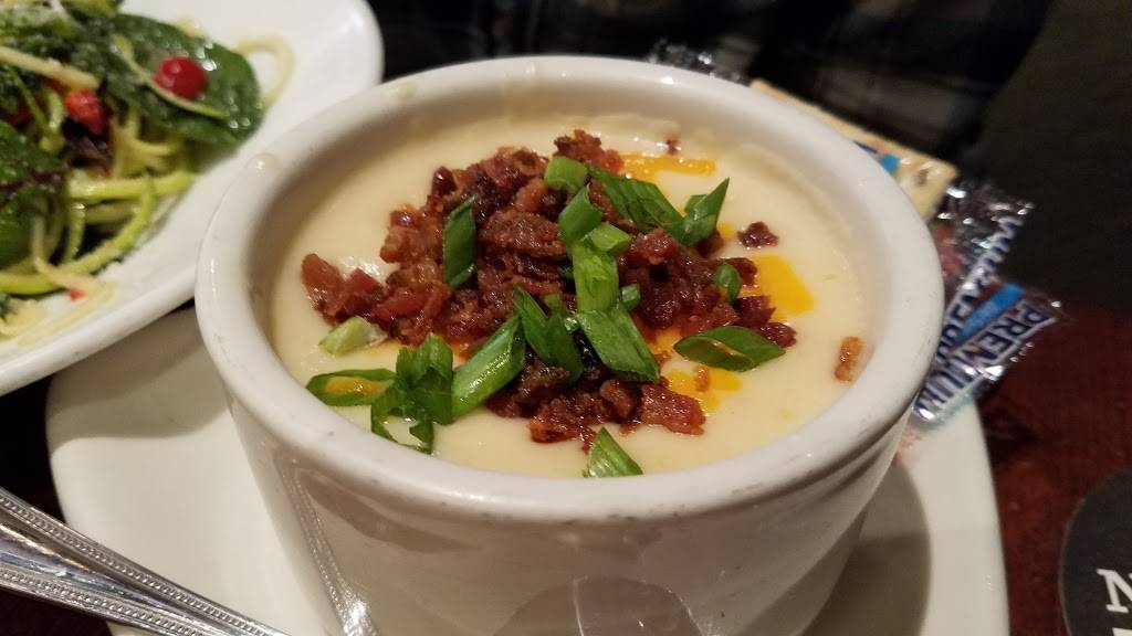 Houlihans | restaurant | Prestonwood Houlihan’s, 5225 Belt Line Rd #220, Dallas, TX 75254, USA | 9723860689 OR +1 972-386-0689