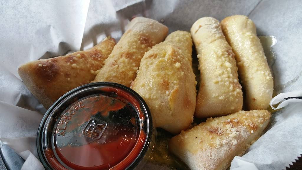 Lighthouse Pizza North | restaurant | 1105 US-80, Tybee Island, GA 31328, USA | 9127869874 OR +1 912-786-9874