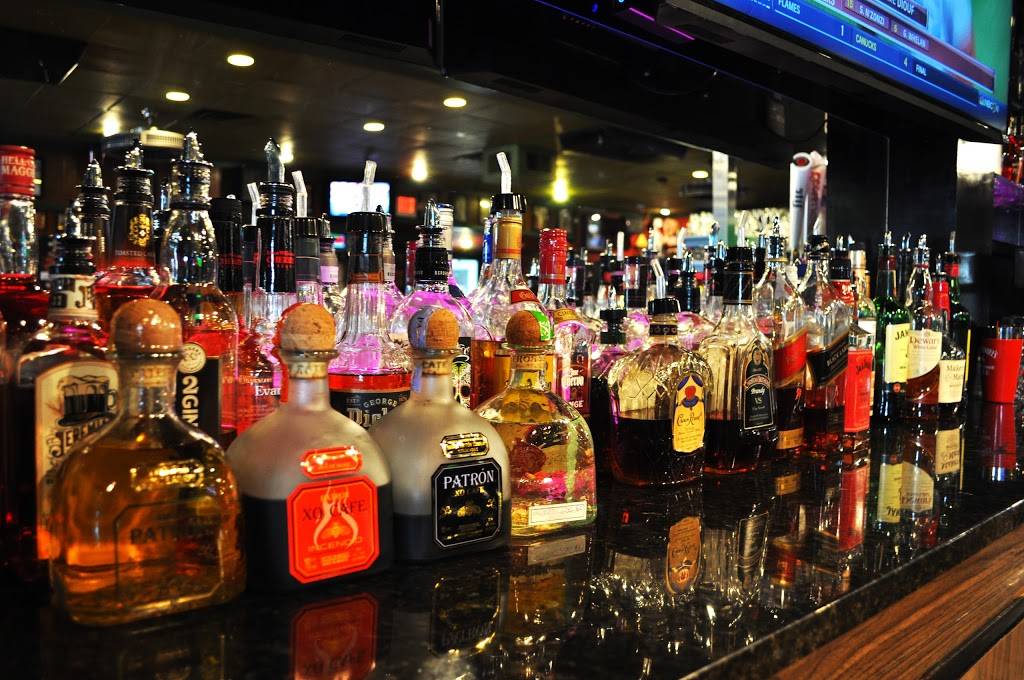 The Hideout | restaurant | 1110 W 14 Mile Rd, Clawson, MI 48017, USA | 2484352494 OR +1 248-435-2494