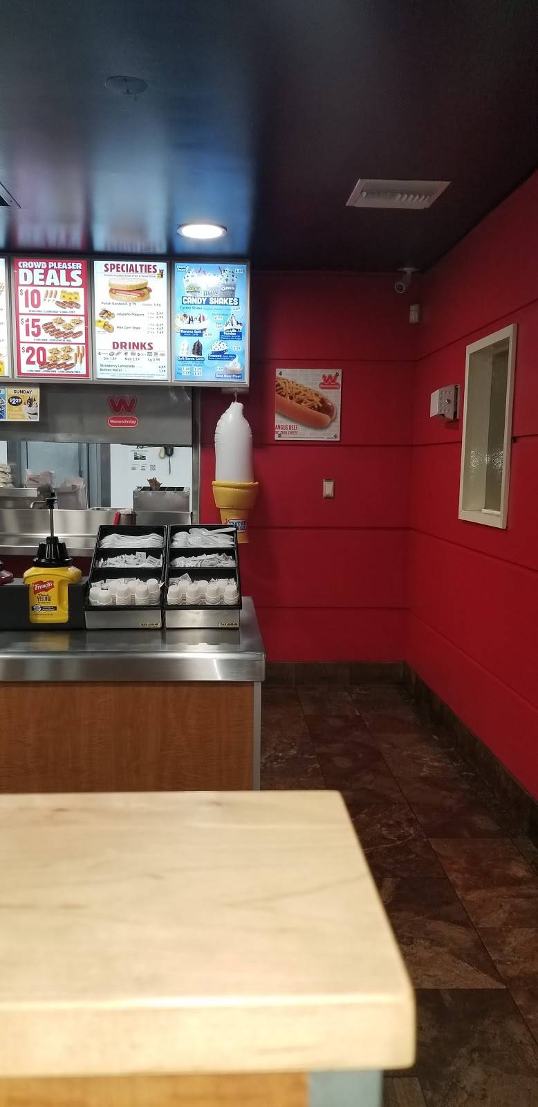 Wienerschnitzel | restaurant | 2580 W La Palma Ave, Anaheim, CA 92801, USA | 7149529876 OR +1 714-952-9876