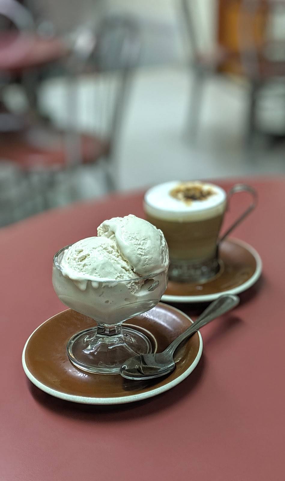 Cafe Caggiano | restaurant | 209 Avenue U, Brooklyn, NY 11223, USA | 7182666123 OR +1 718-266-6123