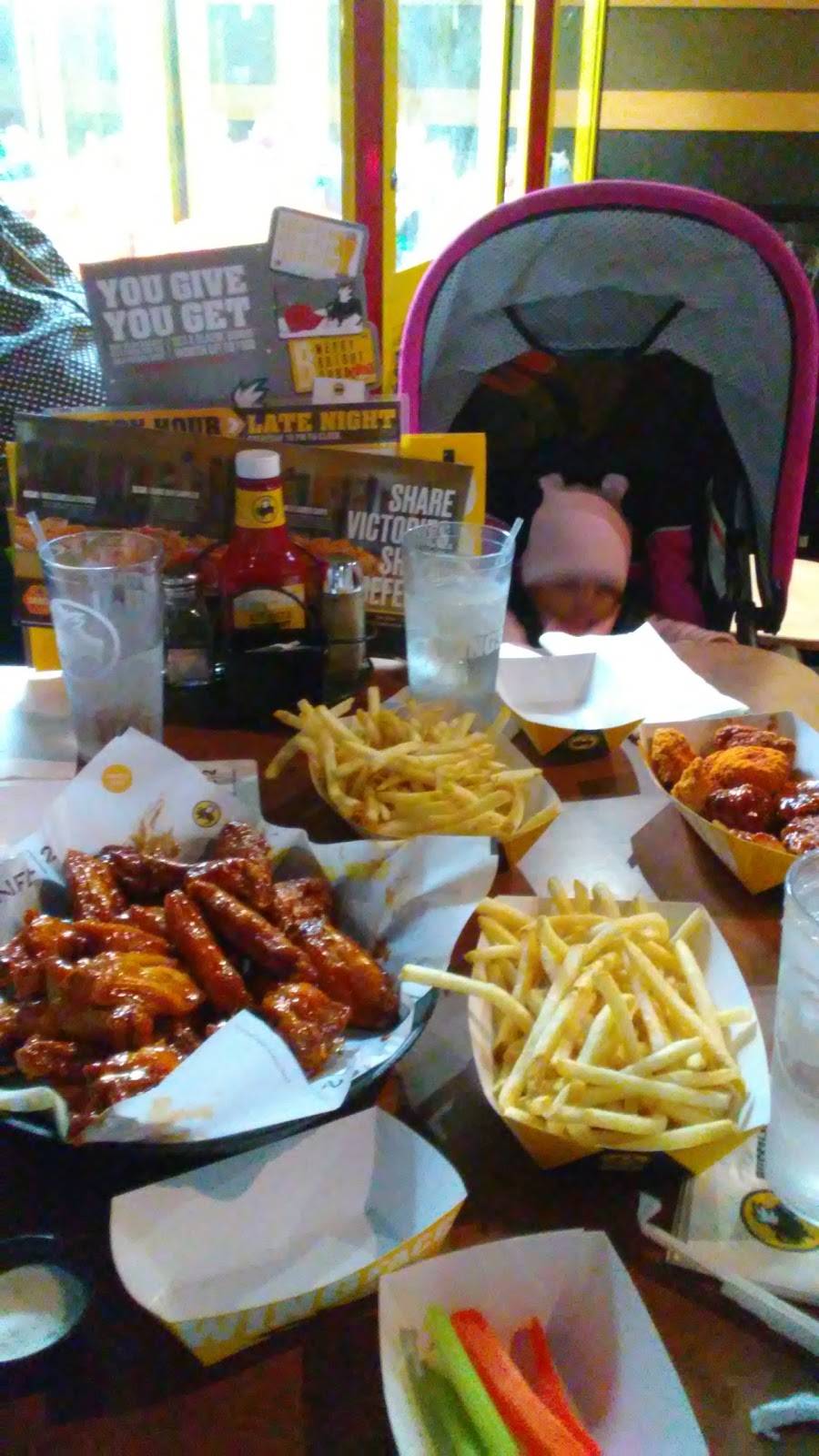 Buffalo Wild Wings | restaurant | 3939 Crenshaw Blvd, Los Angeles, CA 90008, USA | 3235964955 OR +1 323-596-4955