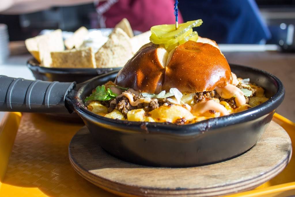 Grate Modern Mac & Cheese | restaurant | 8871 West Sura Lane, Greenfield, WI 53228, USA | 4142396025 OR +1 414-239-6025