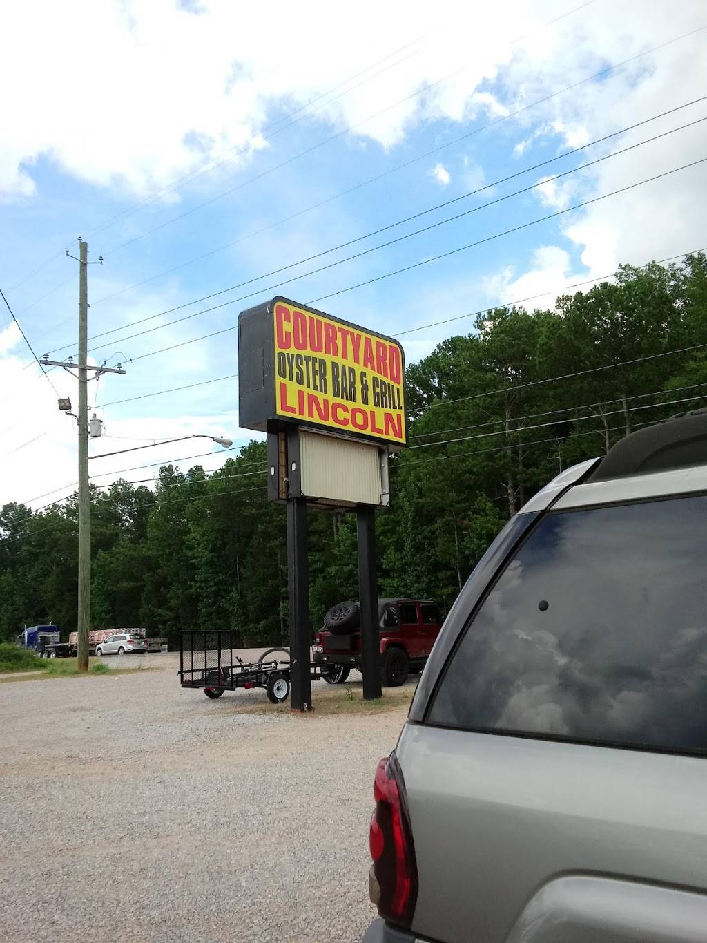 Courtyard Oyster Bar & Grill Lincoln | restaurant | 75023 AL-77, Lincoln, AL 35096, USA | 2057631225 OR +1 205-763-1225