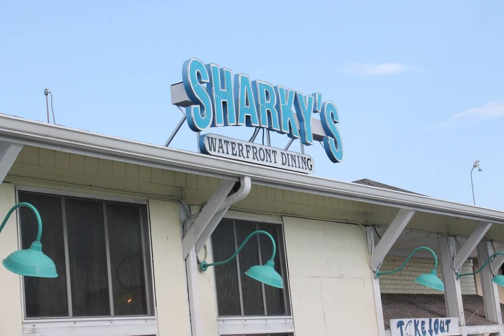 Sharkys Restaurant | restaurant | 61 Causeway Dr, Ocean Isle Beach, NC 28469, USA | 9105799177 OR +1 910-579-9177
