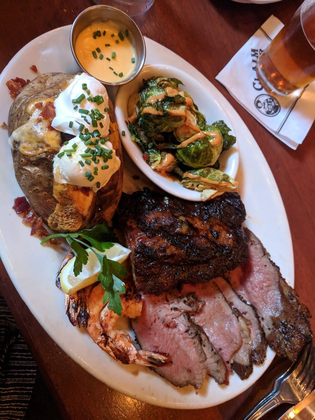 Claim Jumper Restaurants | restaurant | 1905 Commercenter W E, San Bernardino, CA 92408, USA | 9093831818 OR +1 909-383-1818