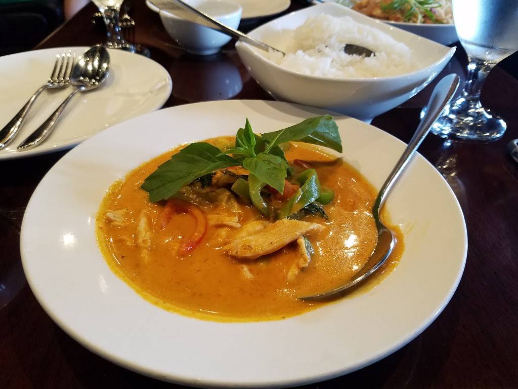 Bai Tong Restaurant | restaurant | 16876 Southcenter Pkwy, Tukwila, WA 98188, USA | 2065753366 OR +1 206-575-3366