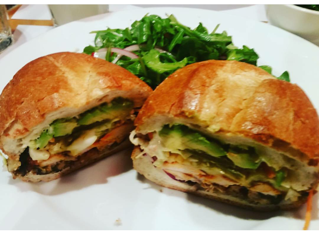 Fonda | restaurant | 189 9th Ave, New York, NY 10011, USA | 9175255252 OR +1 917-525-5252