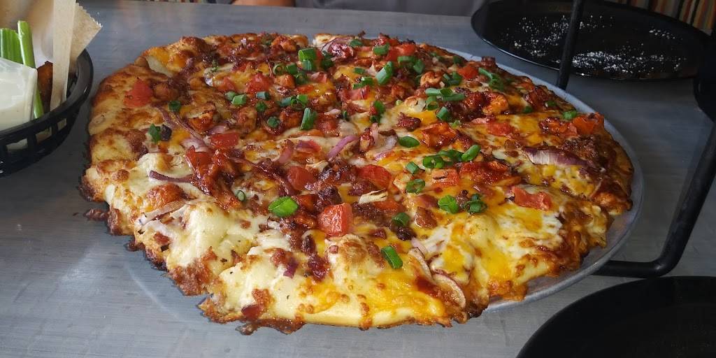 Round Table Pizza | meal delivery | 208 N, 12th Ave, Hanford, CA 93230, USA | 5595851406 OR +1 559-585-1406