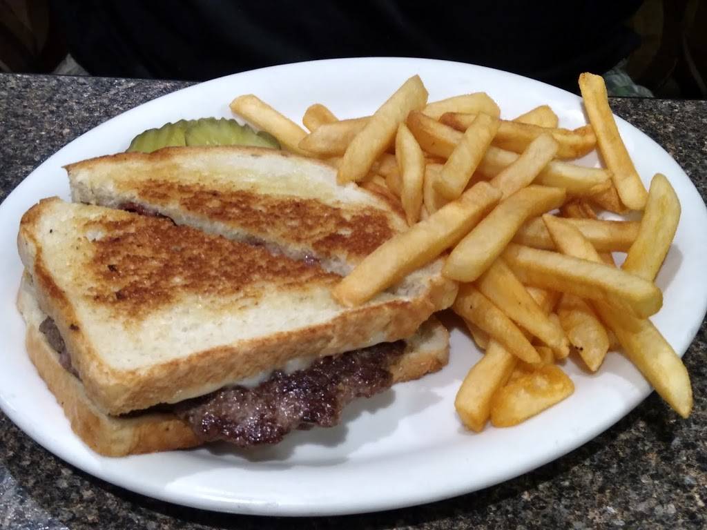 Stove House | restaurant | 2 Al Waterhouse Ave, Central City, IA 52214, USA | 3194386555 OR +1 319-438-6555