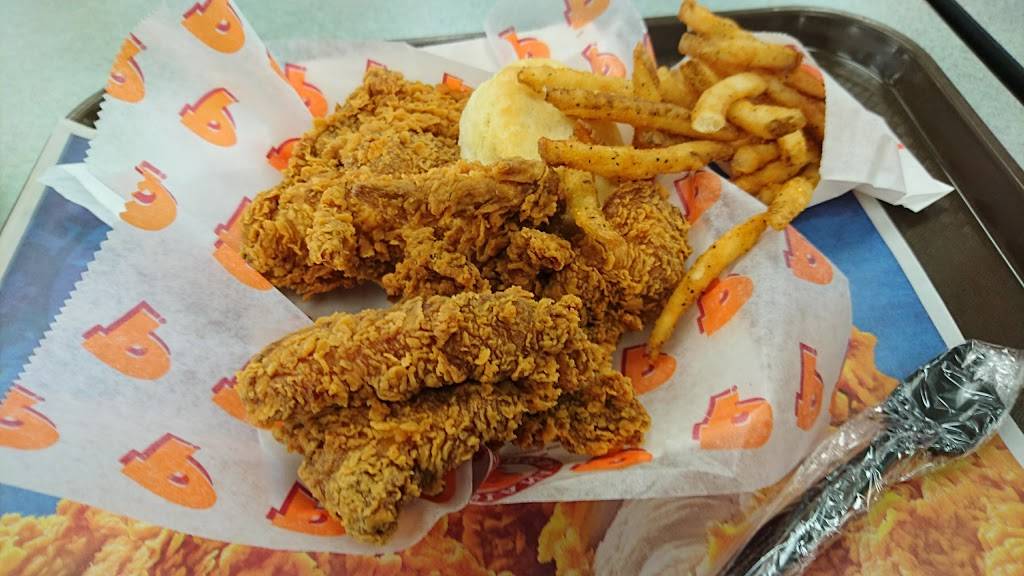 Popeyes Chicken & Biscuits | restaurant | 1451 Stewart # 7025, San Antonio, TX 78236, USA | 2106709136 OR +1 210-670-9136