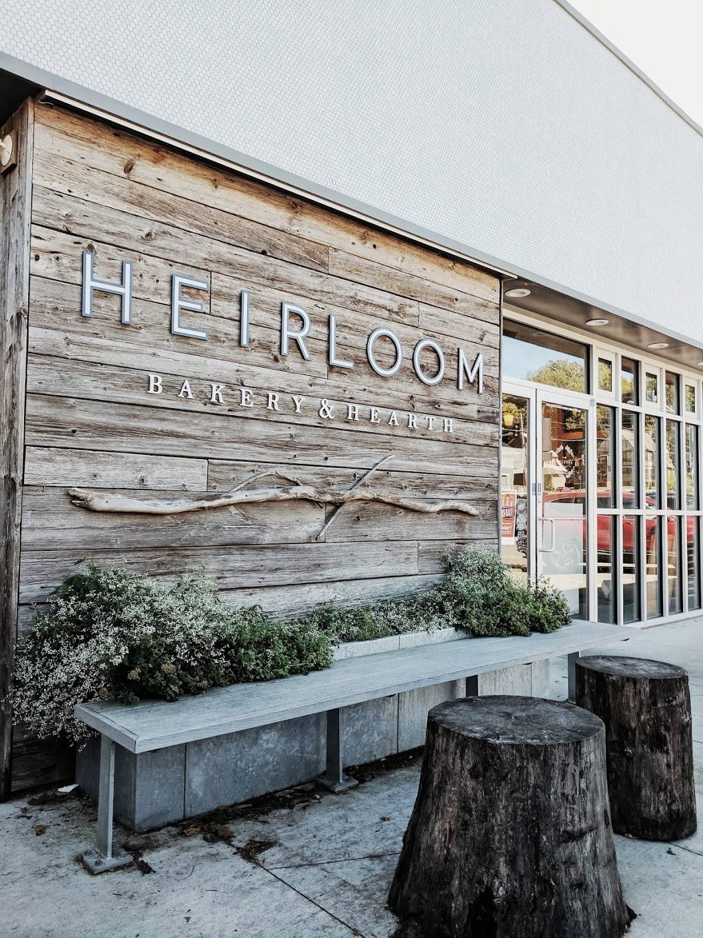 Heirloom Bakery & Hearth | bakery | 401 E 63rd St, Kansas City, MO 64110, USA | 8164927259 OR +1 816-492-7259