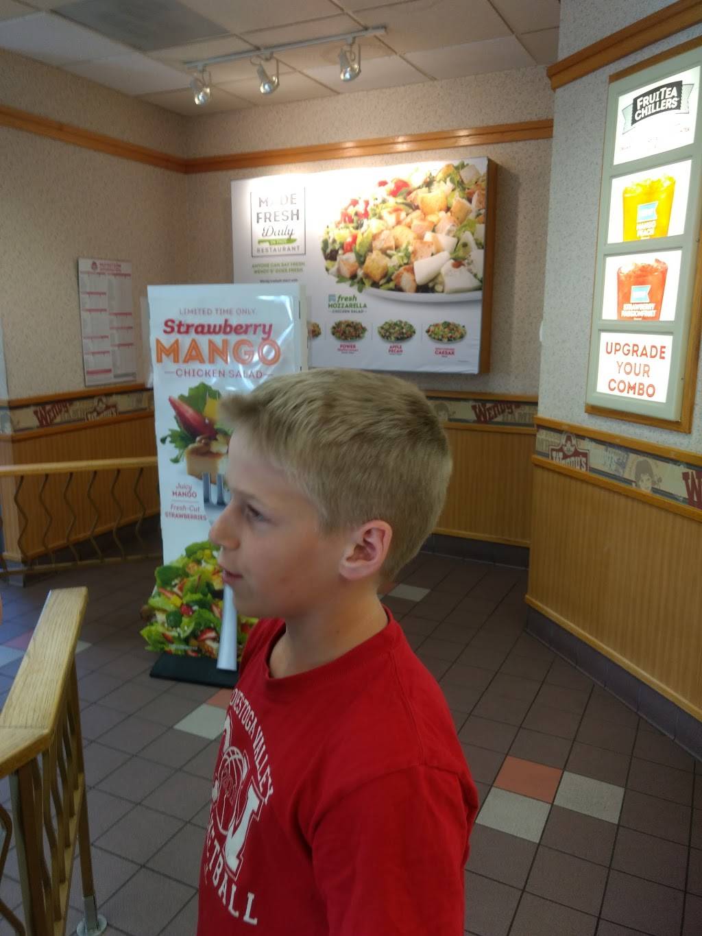 Wendys | restaurant | 804 W Main St, New Holland, PA 17557, USA | 7173542999 OR +1 717-354-2999