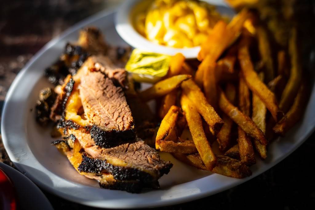 Big Johns Rockin BBQ | restaurant | 324 Broadway, Kissimmee, FL 34741, USA | 4074837770 OR +1 407-483-7770