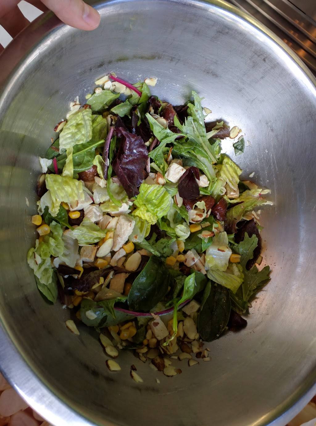 Greens up! Salads | restaurant | 912 Montana Ave, Santa Monica, CA 90403, USA | 3103941111 OR +1 310-394-1111