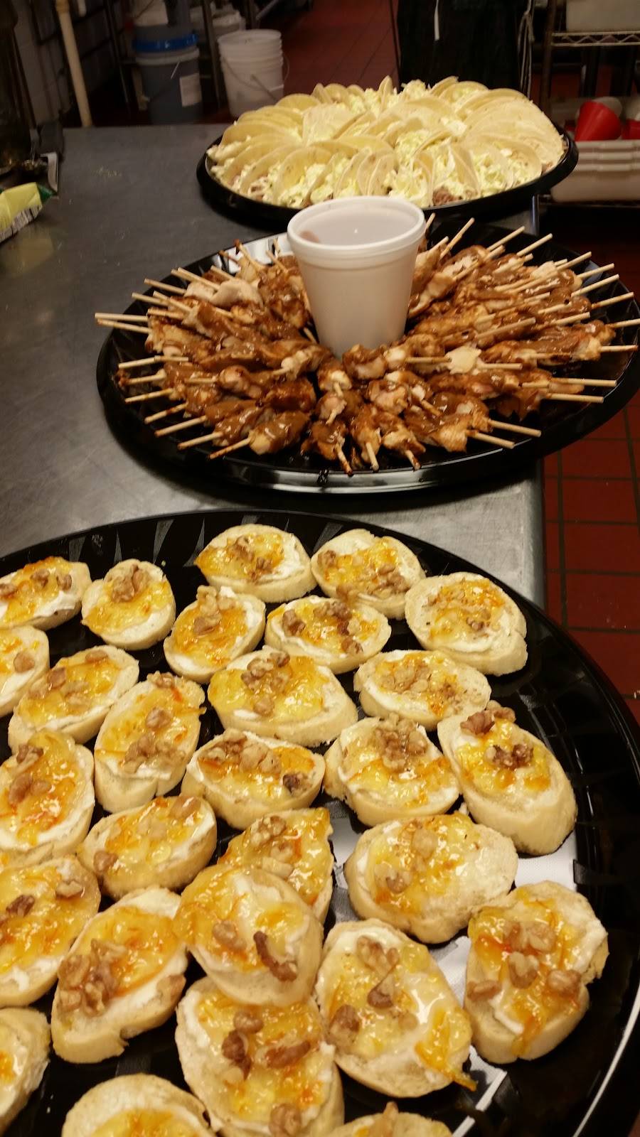 Skips Restaurant and Catering | restaurant | 16710 Lakeshore Rd, New Buffalo, MI 49117, USA | 2694693330 OR +1 269-469-3330