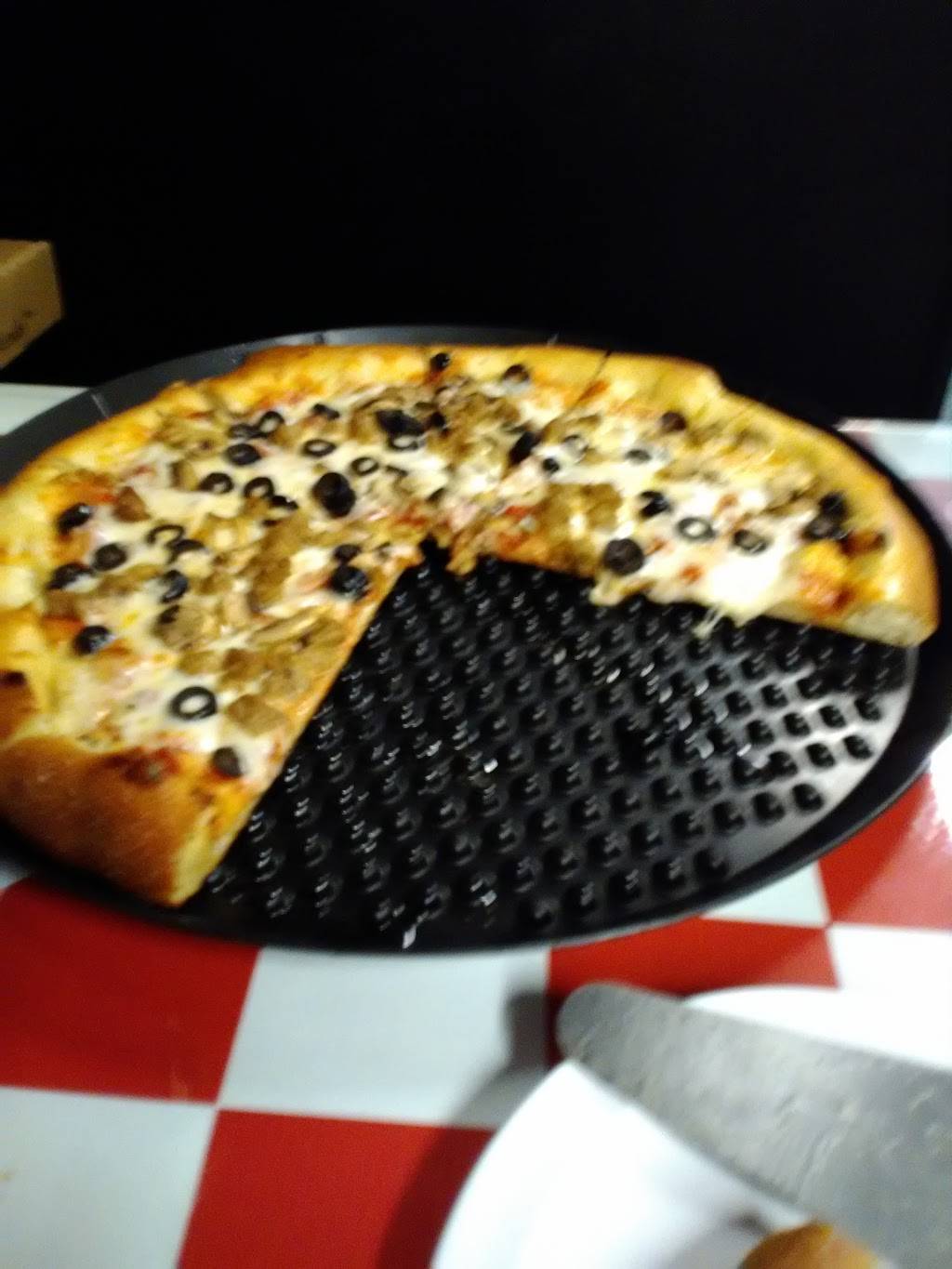 Greeks Pizzeria | restaurant | 105 W Main St, Lebanon, IN 46052, USA | 7658595005 OR +1 765-859-5005