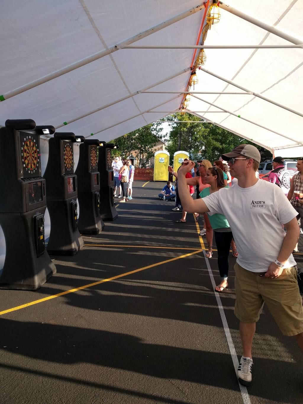 Andys Pub & Grub | restaurant | 527 W 9th Ave, Oshkosh, WI 54902, USA | 9203030181 OR +1 920-303-0181