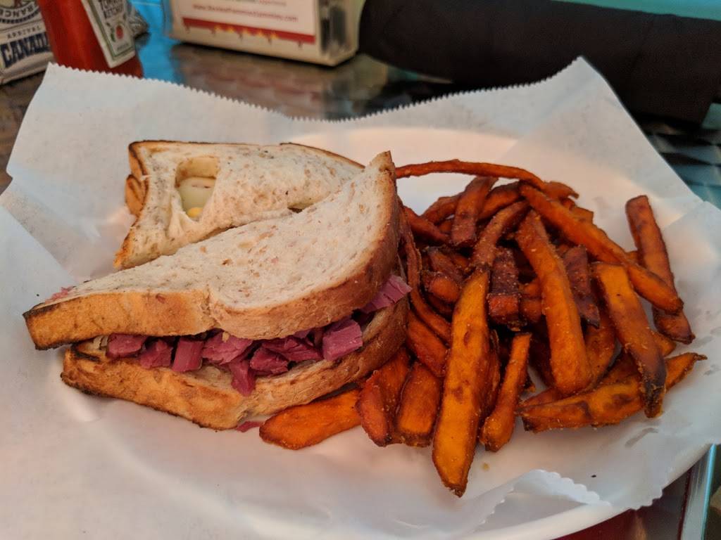 Pammies Sammies | cafe | 7000 Dr Phillips Blvd, Orlando, FL 32819, USA | 4077303212 OR +1 407-730-3212