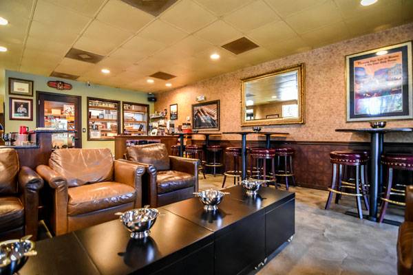 Tobacco Locker Cigar Bar | night club | 17506 Brighton Ave UNIT E, Port Charlotte, FL 33954, USA | 9412558825 OR +1 941-255-8825