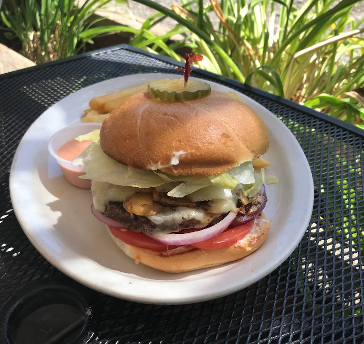 Broadway Saloon | restaurant | 12434 SW Broadway St, Beaverton, OR 97005, USA | 5036417474 OR +1 503-641-7474