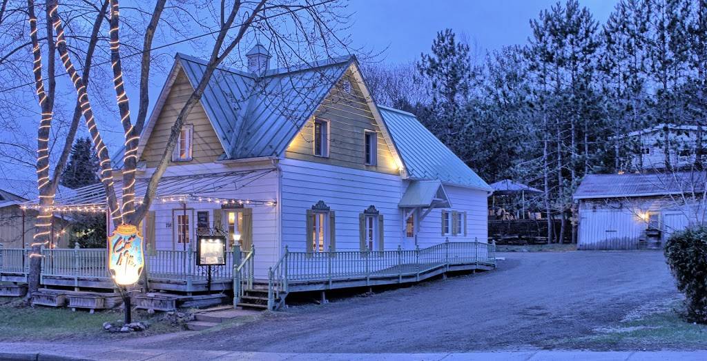 Restaurant Cest la Vie | restaurant | 708 Rue de Saint Jovite, Mont-Tremblant, QC J8E 3J8, Canada | 8196810779 OR +1 819-681-0779