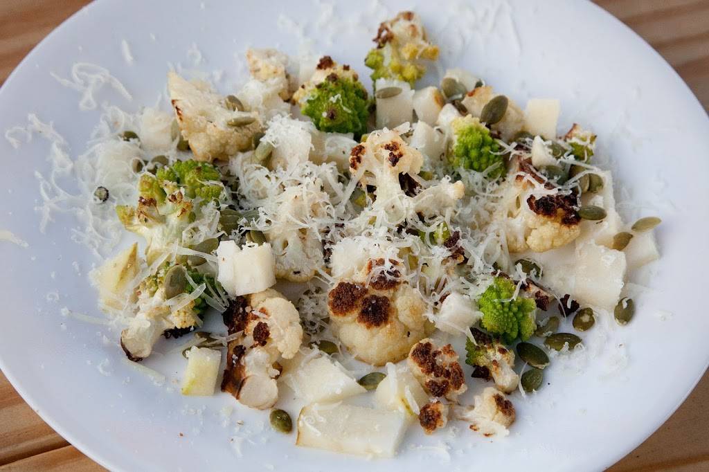 Cape House | restaurant | 2 Knickerbocker Ave, Brooklyn, NY 11237, USA | 7188212580 OR +1 718-821-2580