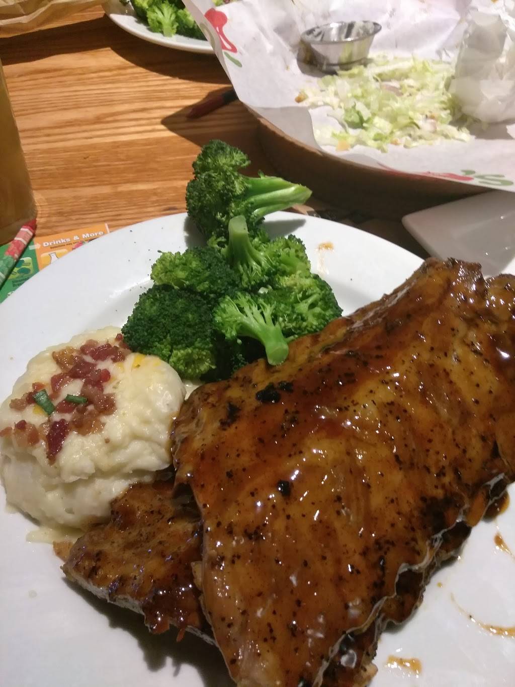 Chilis Grill & Bar | restaurant | 3220 NE Evangeline Throughway, Lafayette, LA 70507, USA | 3372668013 OR +1 337-266-8013