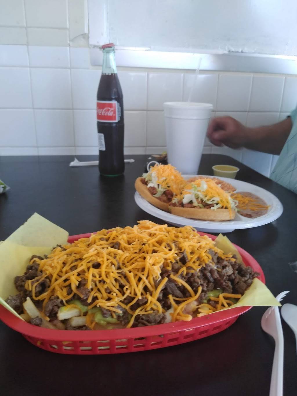 Los Juanitos Mexican Food | restaurant | 1000 E Berry St, Fort Worth, TX 76110, USA | 8173490567 OR +1 817-349-0567