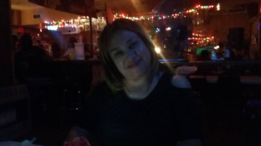 Bettys Bar | restaurant | 1142 Old Hwy 90 W, San Antonio, TX 78245, USA | 2108871791 OR +1 210-887-1791