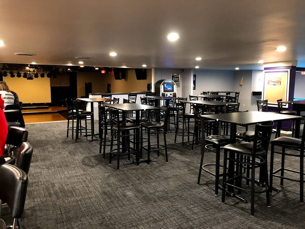 The Avenue Bar and grill LLC | restaurant | 311 Corunna Ave, Owosso, MI 48867, USA | 9894724472 OR +1 989-472-4472