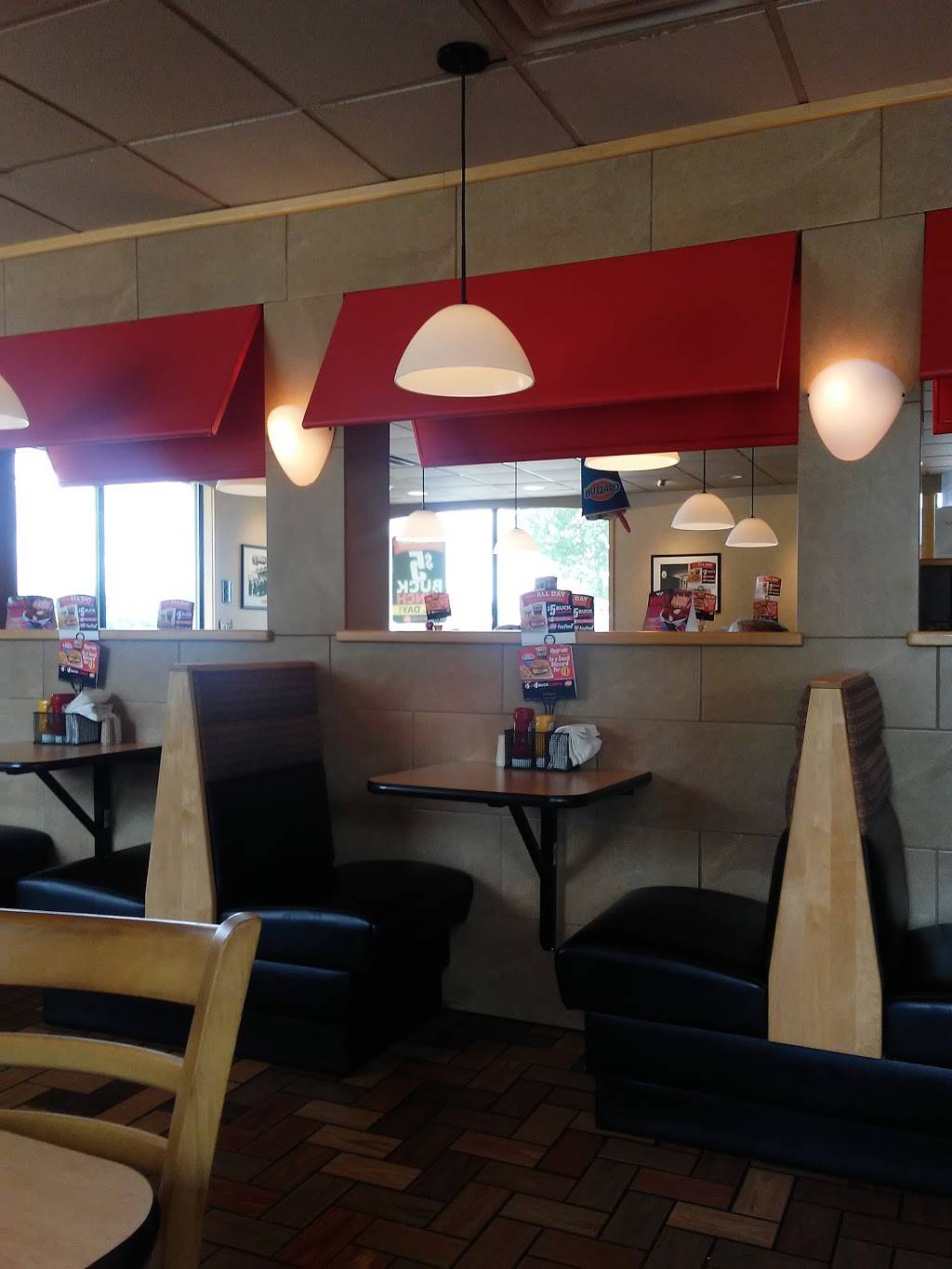 Dairy Queen | restaurant | 101 E 1st St, Tompkinsville, KY 42167, USA | 2704878845 OR +1 270-487-8845