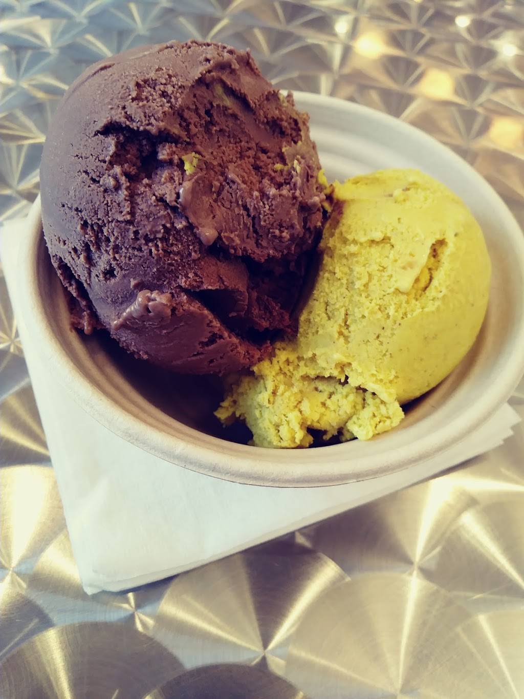 Divine Dips Vegan Ice Creme | restaurant | 601 S Los Angeles St, Los Angeles, CA 90014, USA | 2132657785 OR +1 213-265-7785