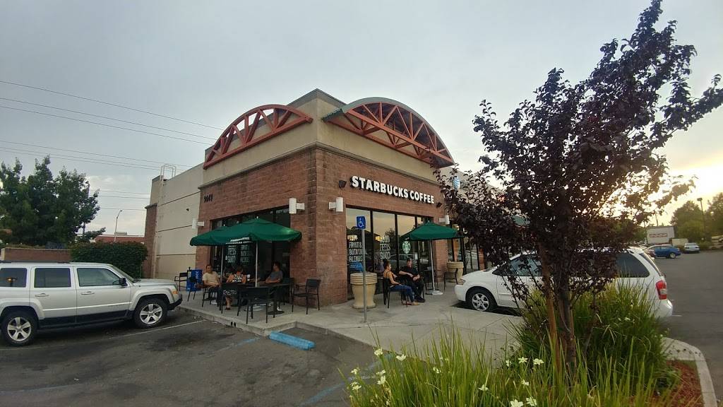 Starbucks | cafe | 1441 Meadowview Rd #1, Sacramento, CA 95832, USA | 9164292748 OR +1 916-429-2748