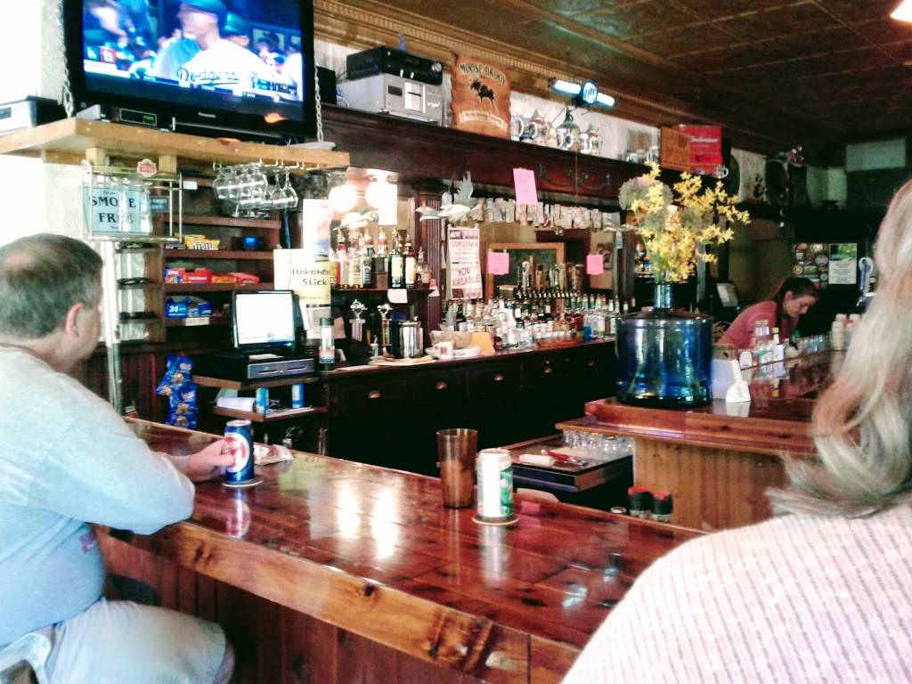 The Hideaway | restaurant | 107 W Mill St #9776, Chaseburg, WI 54621, USA | 6084832777 OR +1 608-483-2777