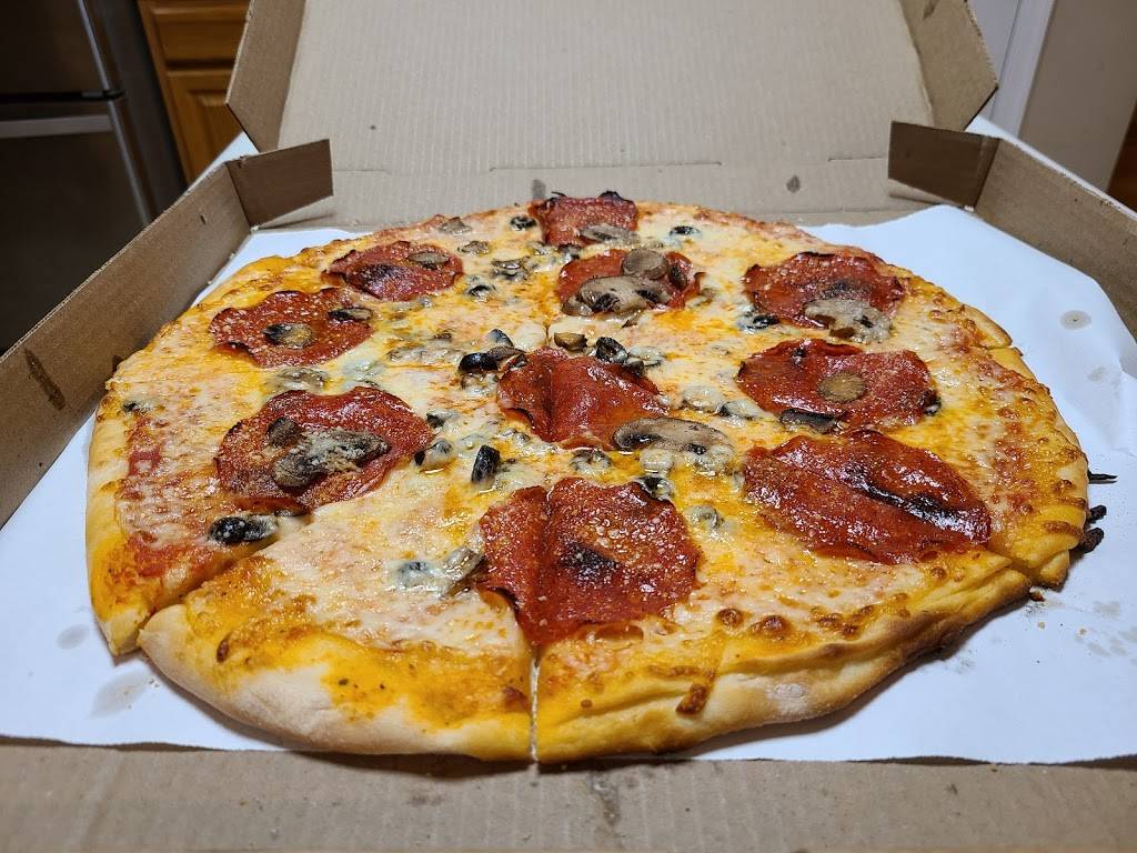 Iuratos Pizzeria | restaurant | 1854 Hendersonville Rd Suite D, Asheville, NC 28803, USA | 8285523344 OR +1 828-552-3344