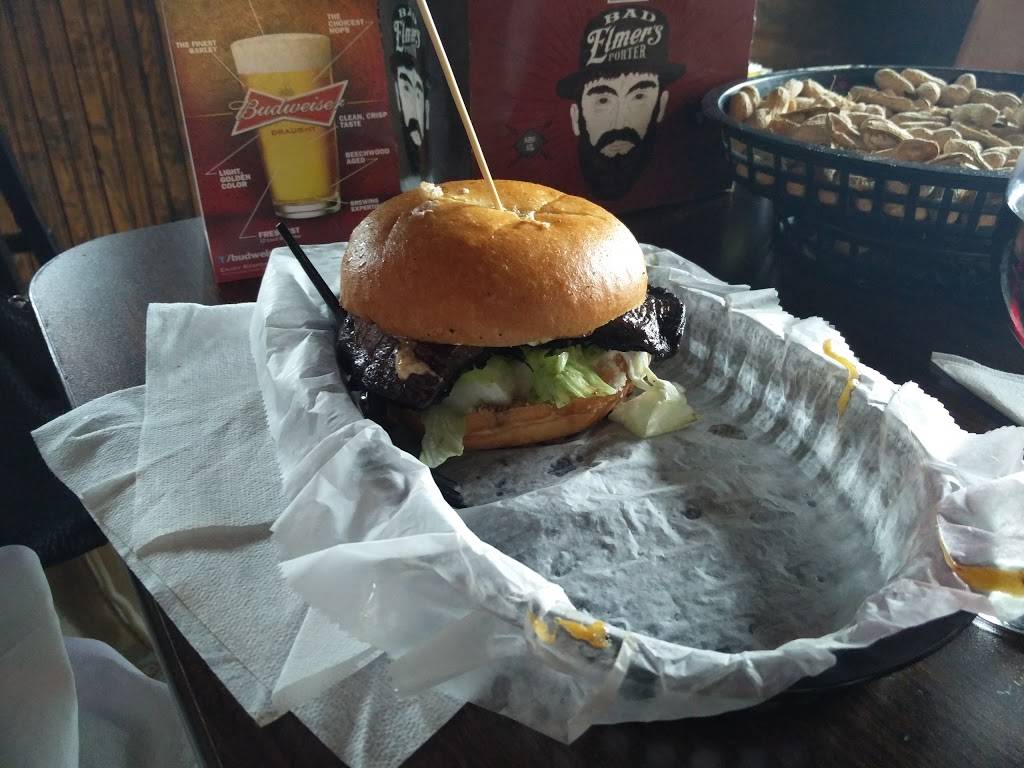 Lawrenceburger | restaurant | 334 Front St, Lawrenceburg, IN 47025, USA | 8125392874 OR +1 812-539-2874