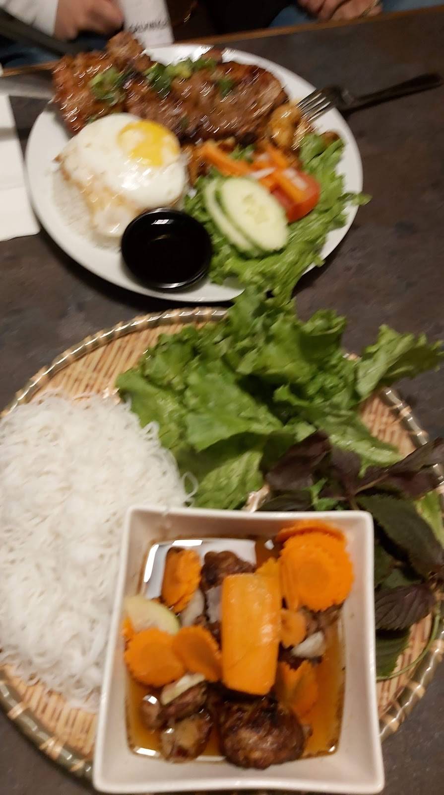 Tonkin Vietnamese | restaurant | 2404 Dufferin St, York, ON M6E 3S8, Canada | 4167841491 OR +1 416-784-1491