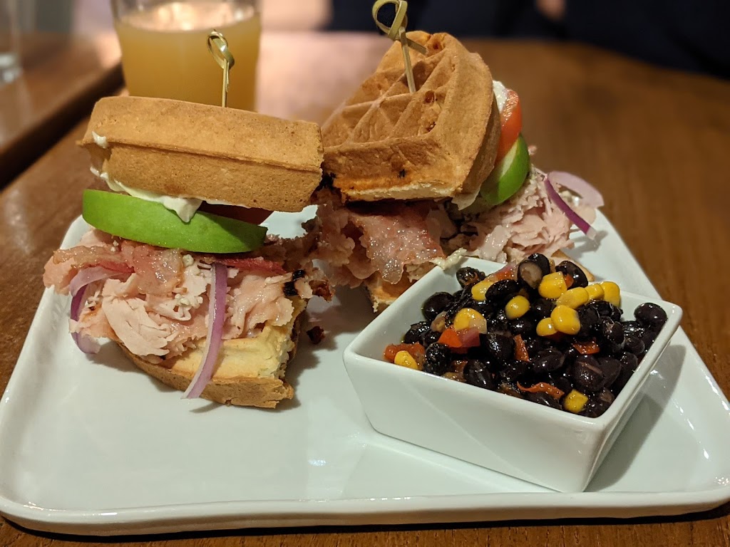 Brew Ridge Taps | restaurant | 11 E Nelson St #2524, Lexington, VA 24450, USA | 5404618012 OR +1 540-461-8012