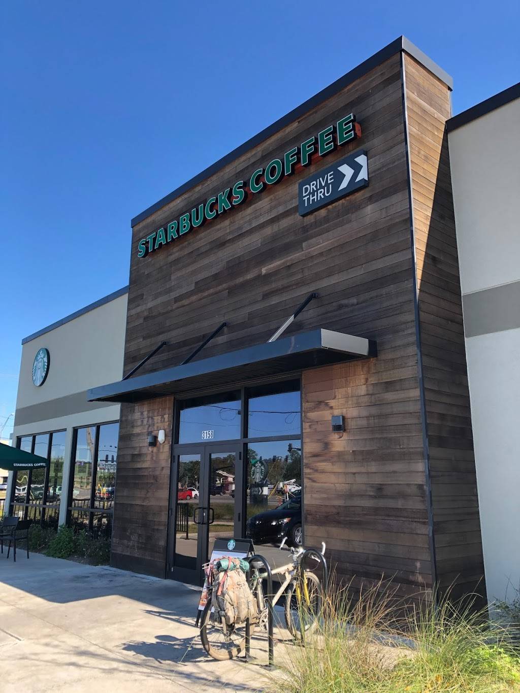 Starbucks | cafe | 3158 Bienville Blvd, Ocean Springs, MS 39564, USA | 2283553386 OR +1 228-355-3386