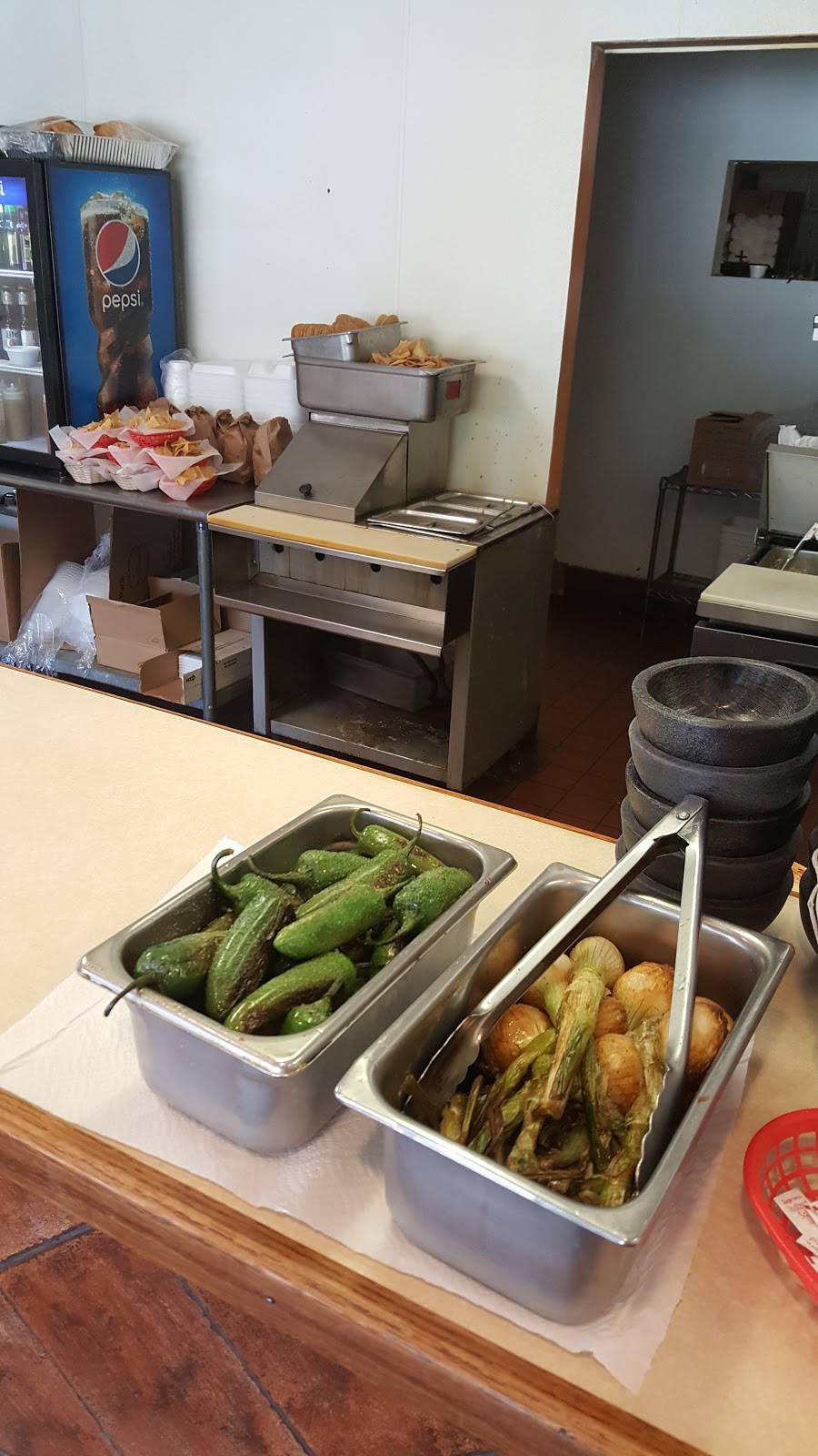 Burrito Express | restaurant | 15 US-12, Fox Lake, IL 60020, USA | 8476295585 OR +1 847-629-5585