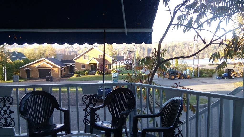 Auberge Le Bome | restaurant | 720 2e Av, Grandes-Piles, QC G0X 1H0, Canada | 8195382805 OR +1 819-538-2805