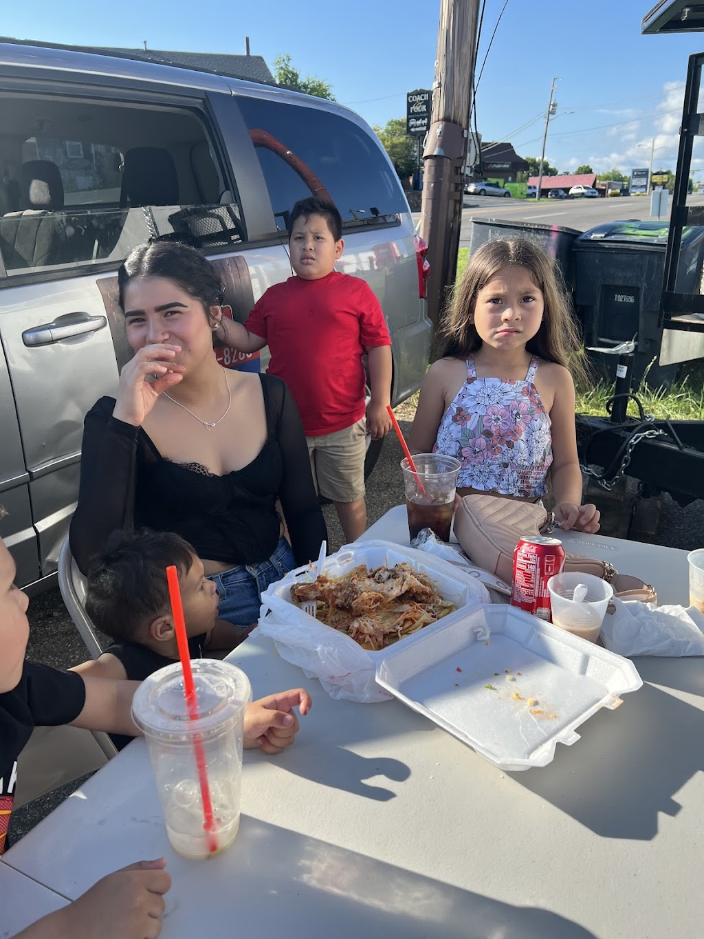 La Bendicion Catracha | restaurant | 5135 Lee Hwy, Roanoke, VA 24012, USA | 7865828288 OR +1 786-582-8288